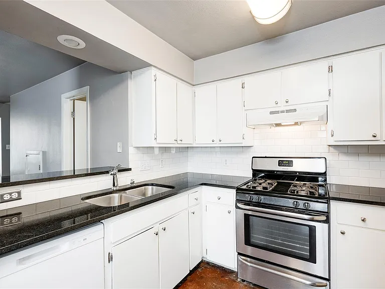 403 W Elizabeth St #B — Photo 23