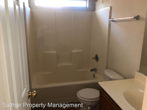 4th image of 9843 Walnut Hill Dr