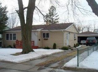 514 W Green Dr, Wheeling, IL 60090