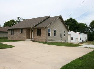 1906 S 14th Ave, Ozark, MO 65721