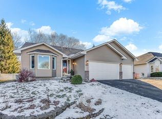 7473 44th St N, Oakdale, MN 55128