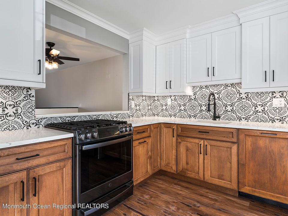 1st image of 52 Aberdare Court Unit 6