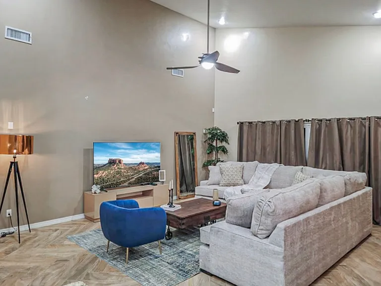 2816 Sammy Cervantes St — Photo 8