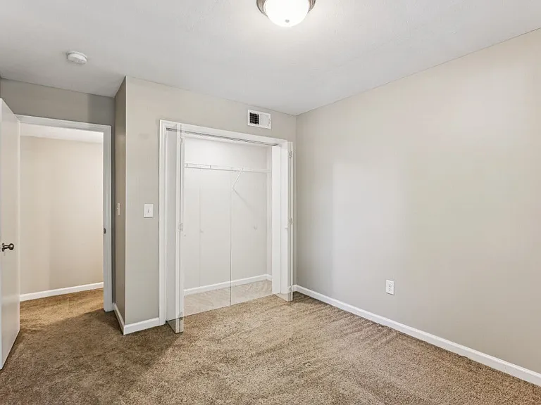 Ashford Place Apartments — Photo 55