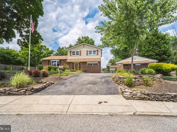 581 Barnes St, Philadelphia, PA 19128