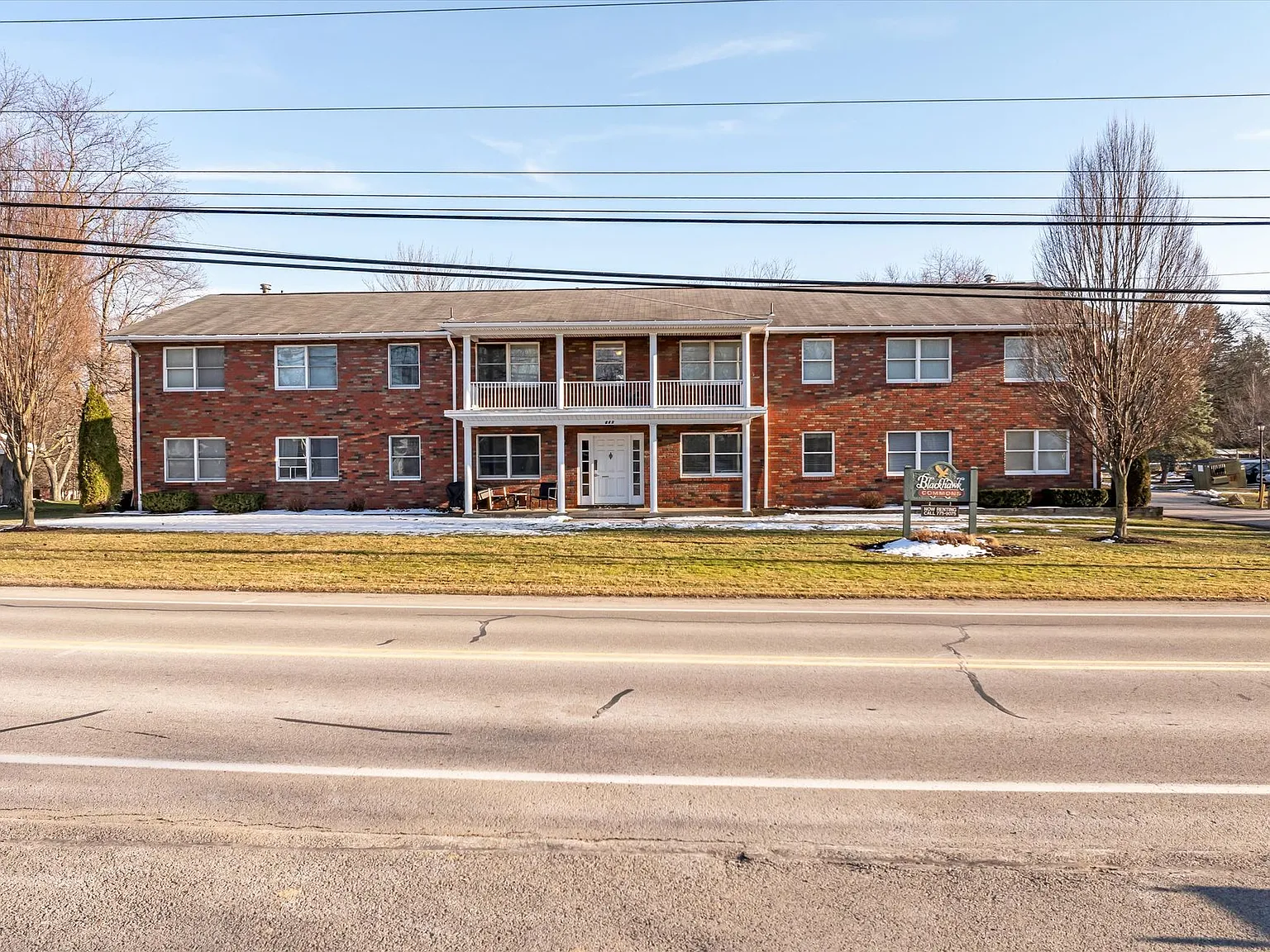 Blackhawk Commons Apartments — Photo 2