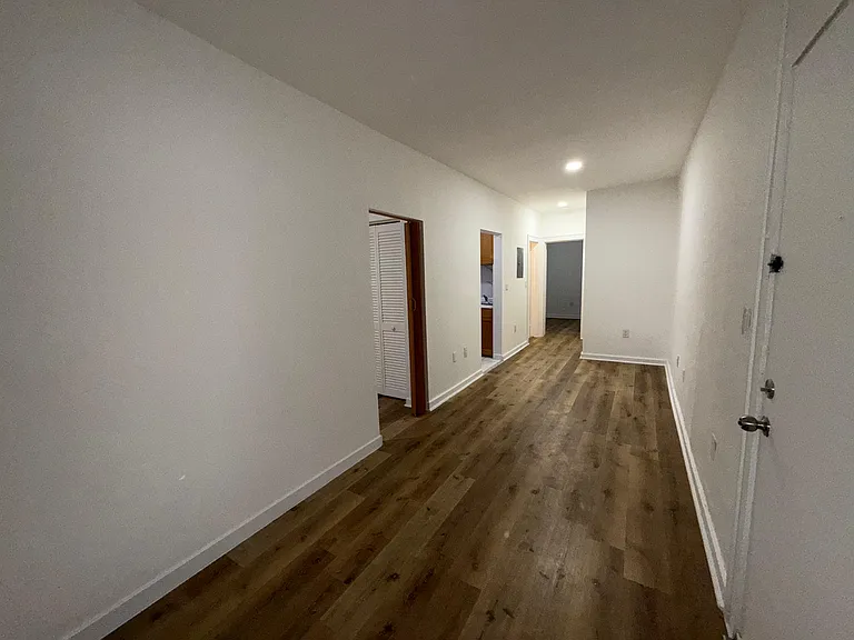 1770 SW 9th St #7 — Photo 4