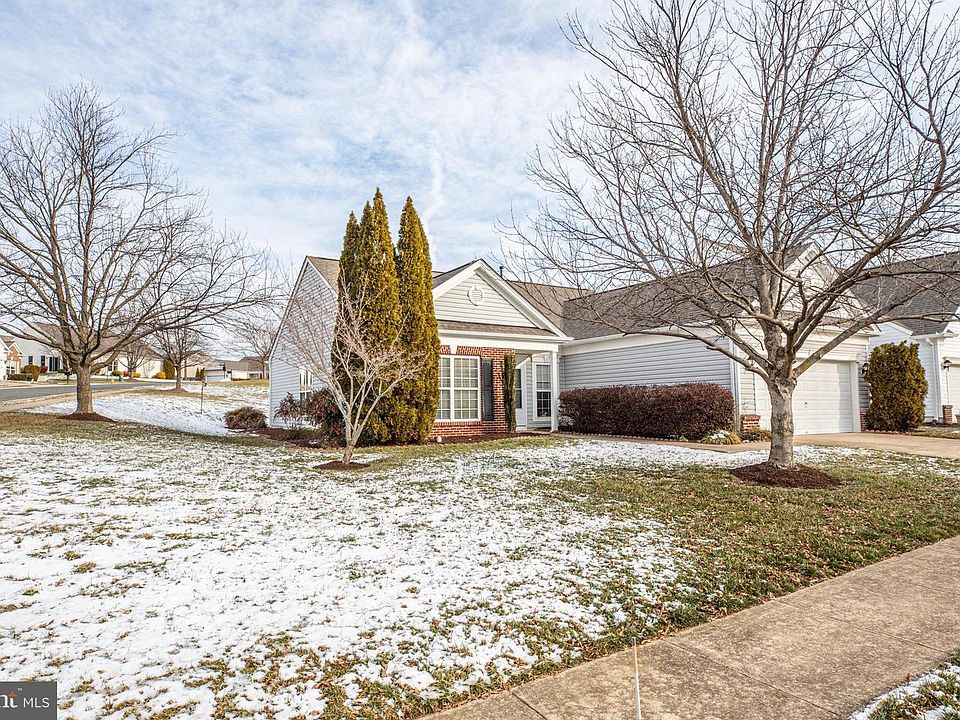1st image of 1 Linden Dr