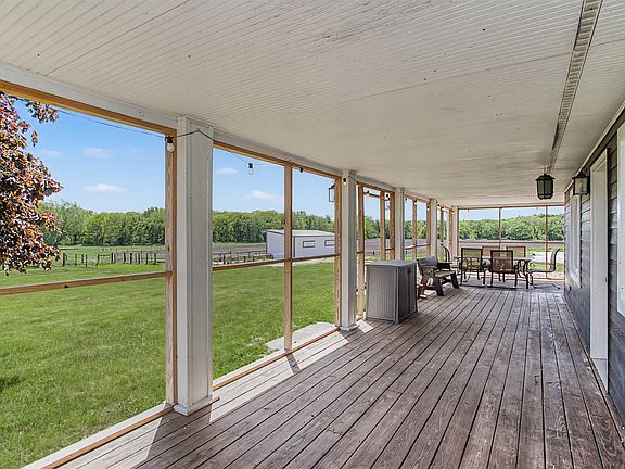 4th image of 3701 Deer Run Rd