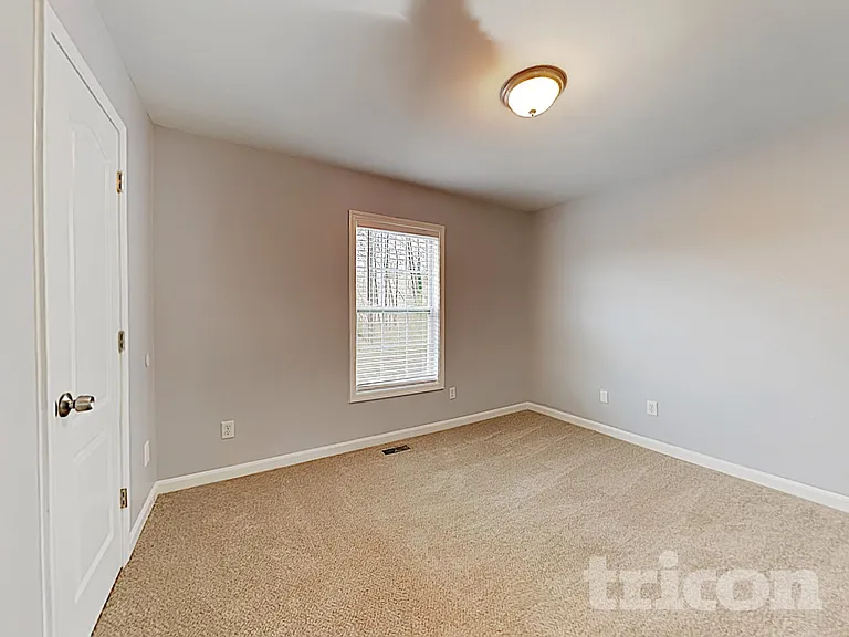 6345 Queensdale Dr — Photo 10