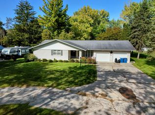 1056 W Center Rd, Essexville, MI 48732