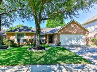 317 Bay Spring Dr, League City, TX 77573