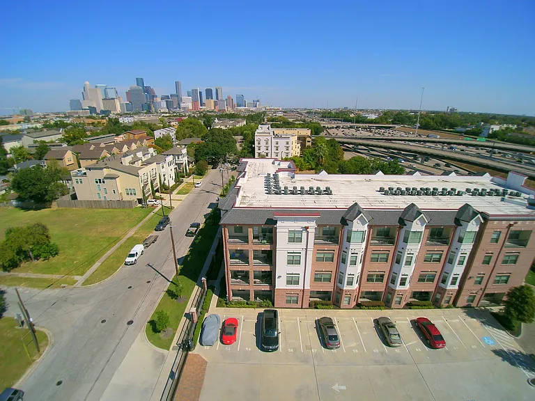 Midtown Grove — Photo 23