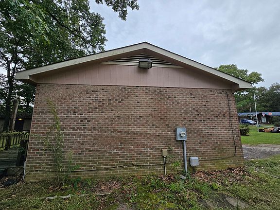 3rd image of 1803 Oak Tree Ct