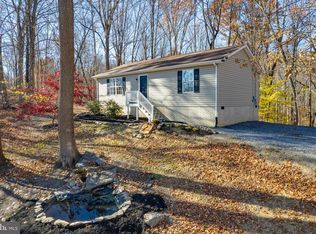 889 Emerson Dr, Falling Waters, WV 25419