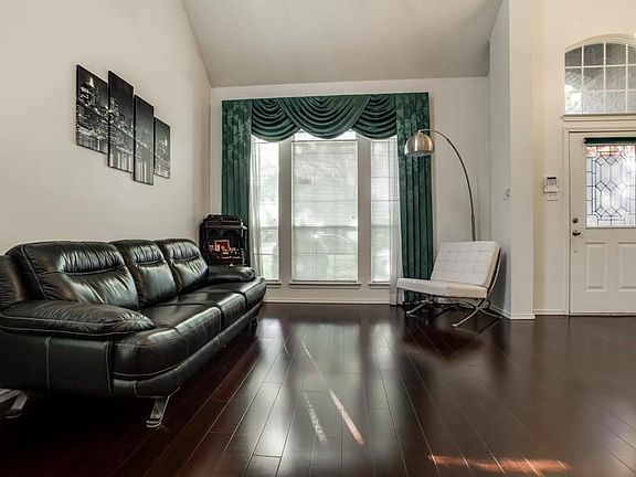 5th image of 2609 Chancellor Dr