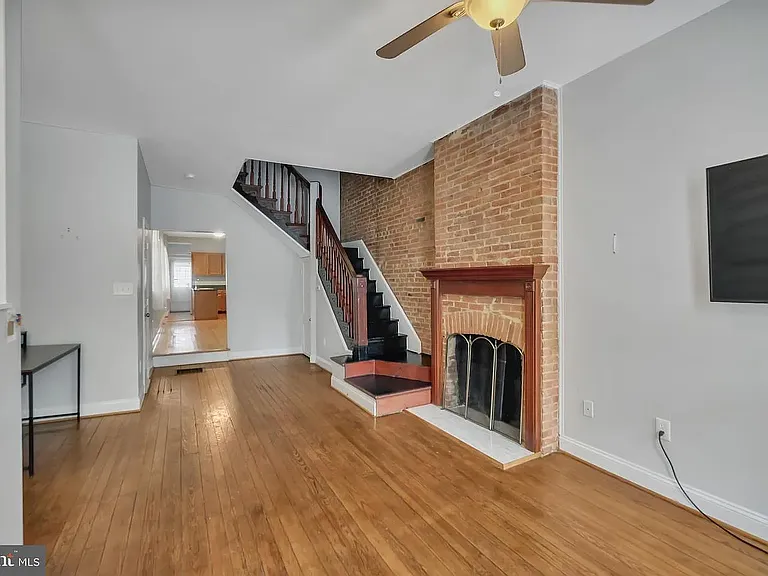 1513 S Charles St — Photo 1