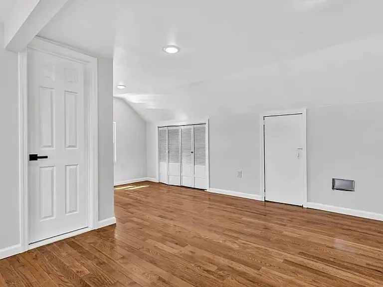 562 Tremont Ave — Photo 2