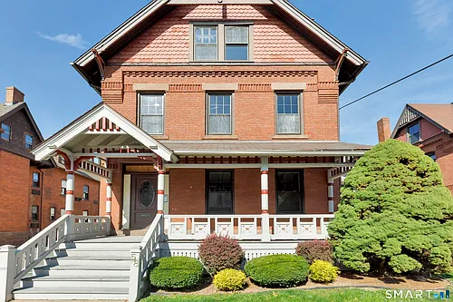 60 Russ St #2A Photo 1