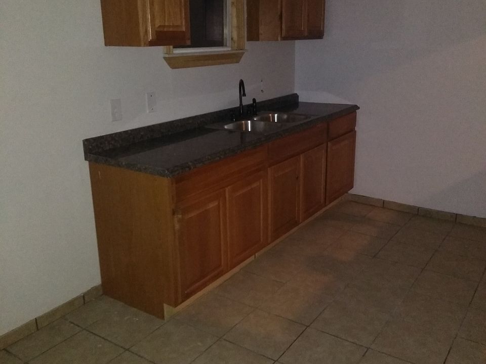 large eat in kitchen