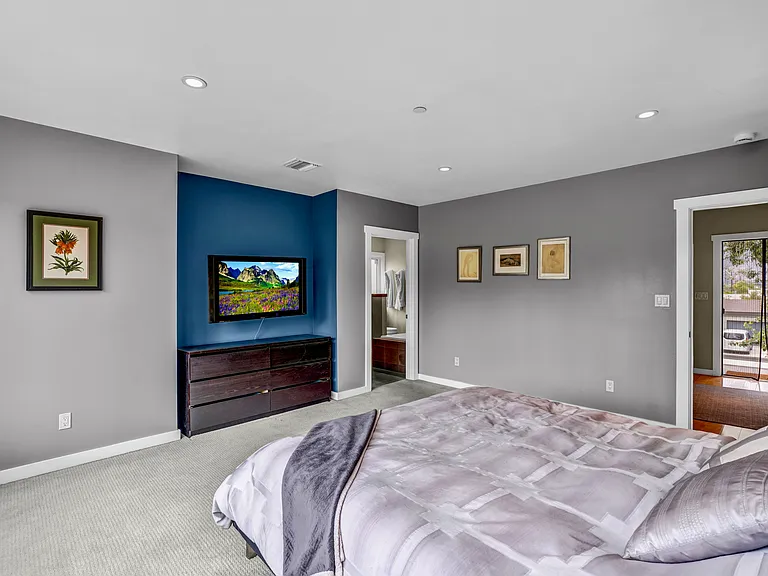 2909 W Clark Ave — Photo 9