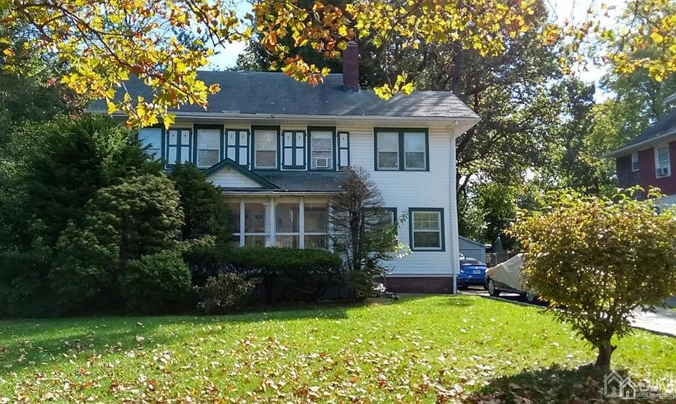 2nd image of 390 N Walnut St