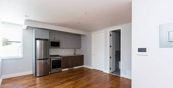3rd image of 217 Boerum St APT 2B