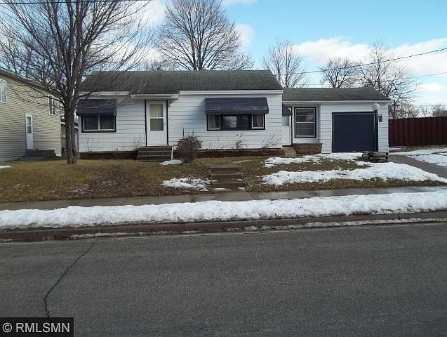 1st image of 210 9th Ave N