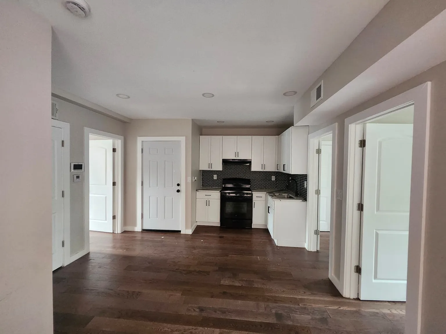 303 Mechanic St — Photo 1