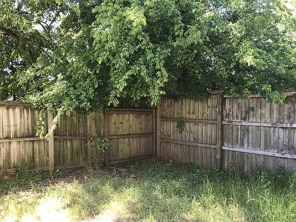 4th image of 3731 Kriss Dr APT 5