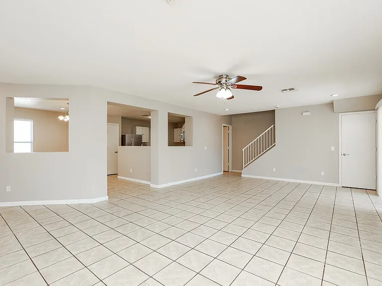 1552 E Maryland Pl — Photo 6