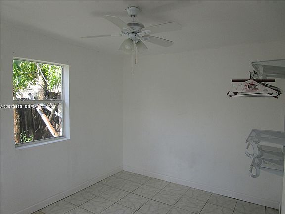 3rd image of 115 NE 192nd St #1