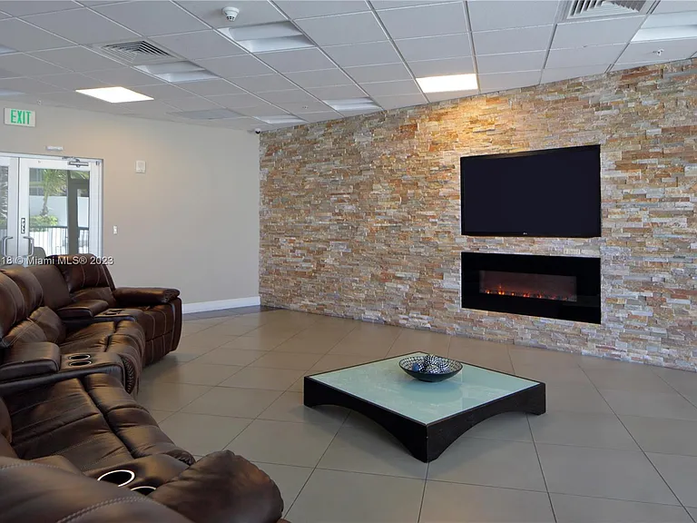 1750 N Bayshore Dr #2602 — Photo 25