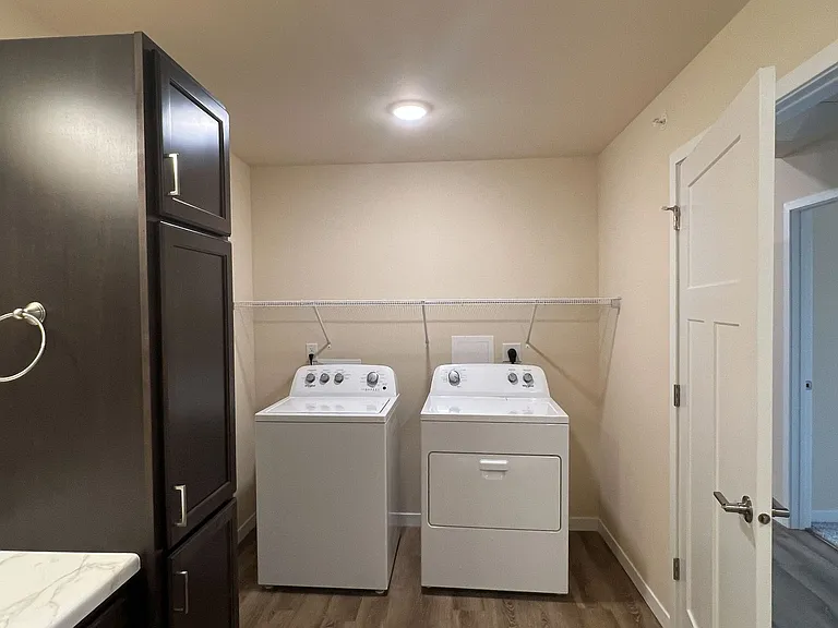 713 Caroline St — Photo 174