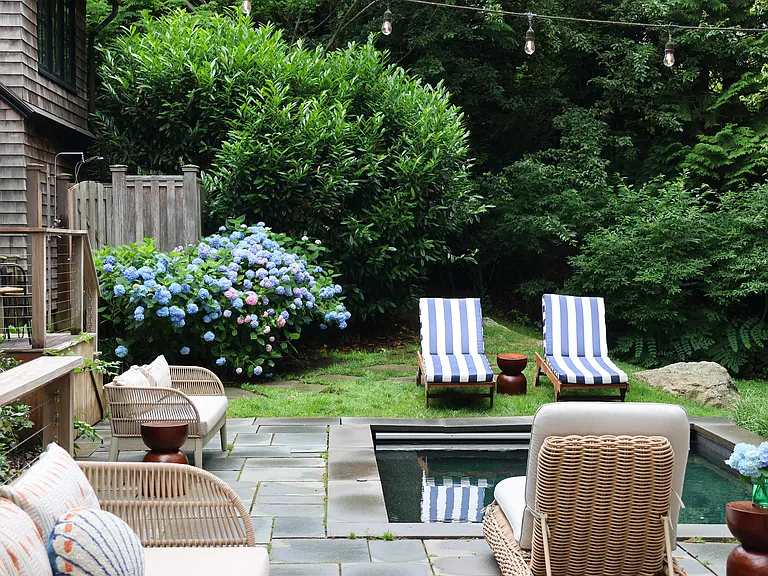 130 Carroll Ave — Photo 2