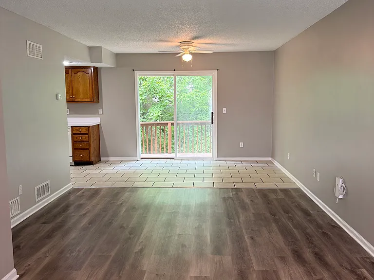 8906 NE 73rd Ct #8906 — Photo 2