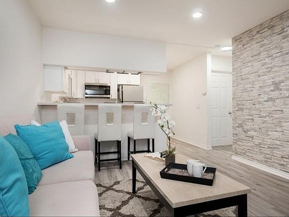 3rd image of 1631 Bayview Heights Dr Unit 7