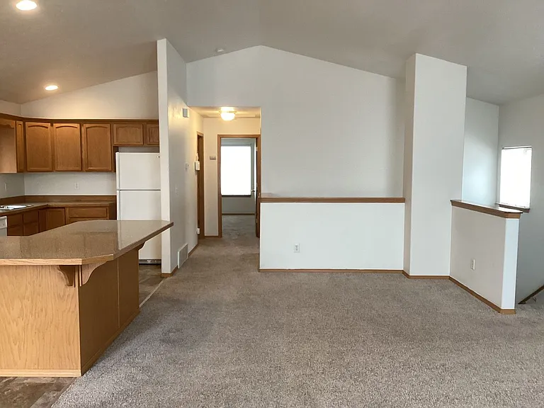 1102 S Aspen Pl — Photo 5