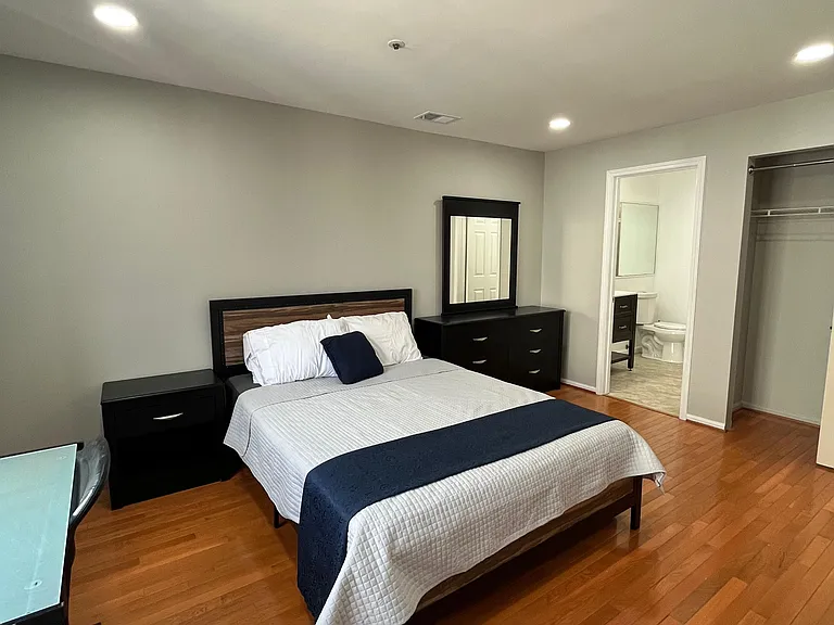 30 Richmond St #4 — Photo 9