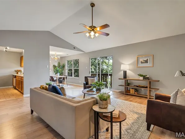 10903 Village Grove Dr APT D, Saint Louis, MO 63123