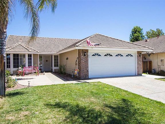 3rd image of 23768 Aster Cir