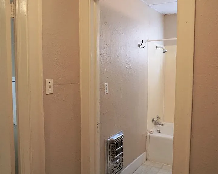 3400 N Robinson Ave — Photo 24