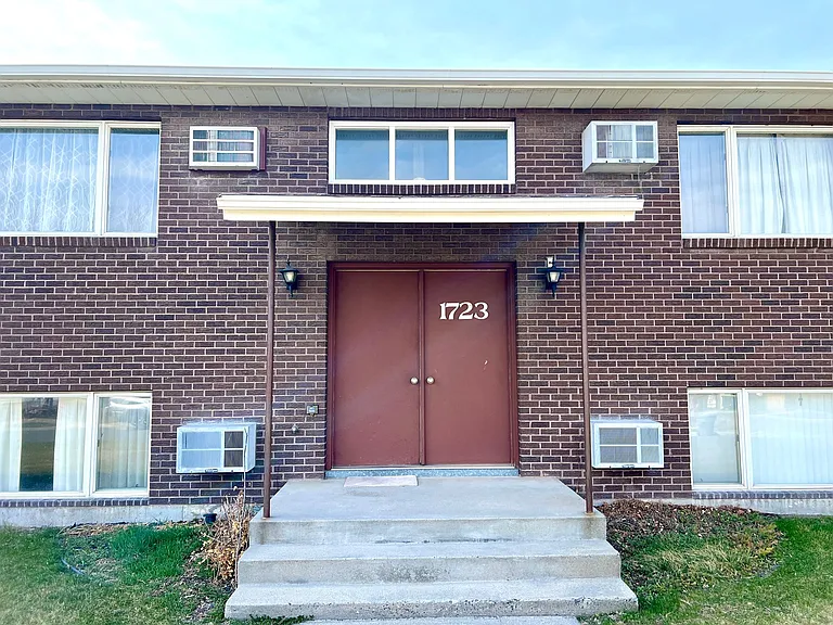 1723 Hudson St — Photo 3