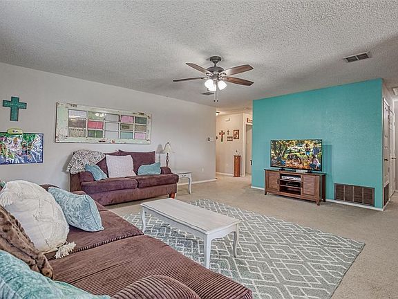 4th image of 9308 Goldenview Dr