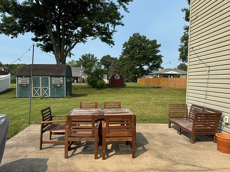 35 Lois Ln — Photo 49