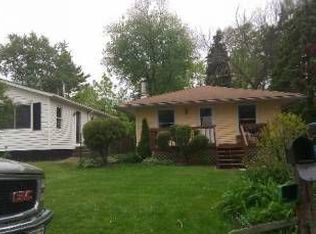 125 Geneva Ter, Round Lake Beach, IL 60073