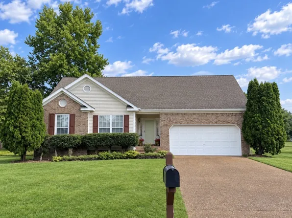 2942 Mercer Ln, Thompsons Station, TN 37179