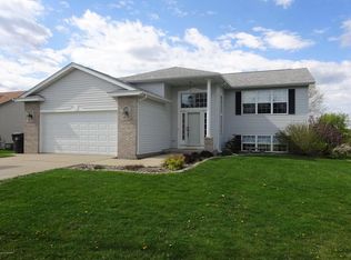 1004 W 2nd St, Zumbrota, MN 55992