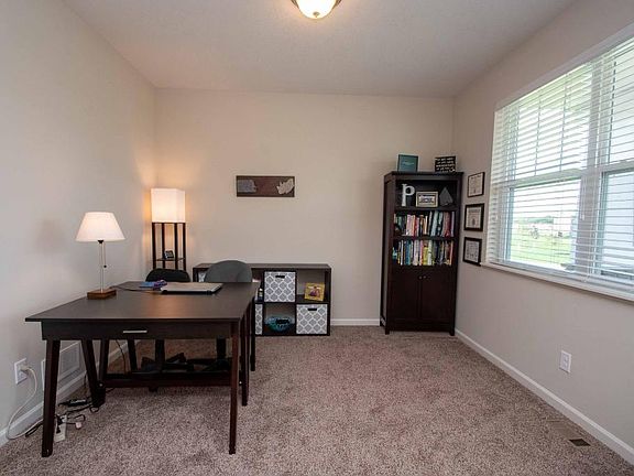 5th image of 4421 123rd Cir NE