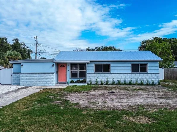 7583 Meadowlawn Dr N, Saint Petersburg, FL 33702